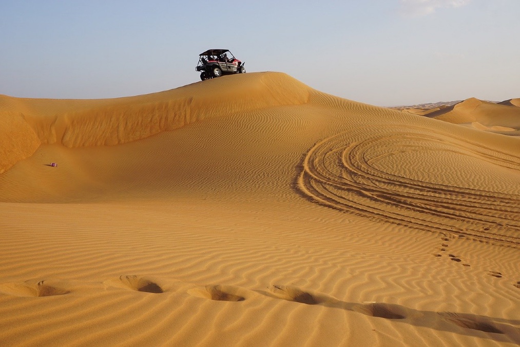 dune bashing Dubai desert