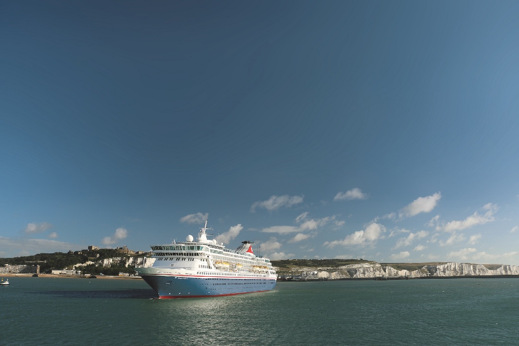 Fred_Olsen_Balmoral_sailing_Dover_cruise_blondes