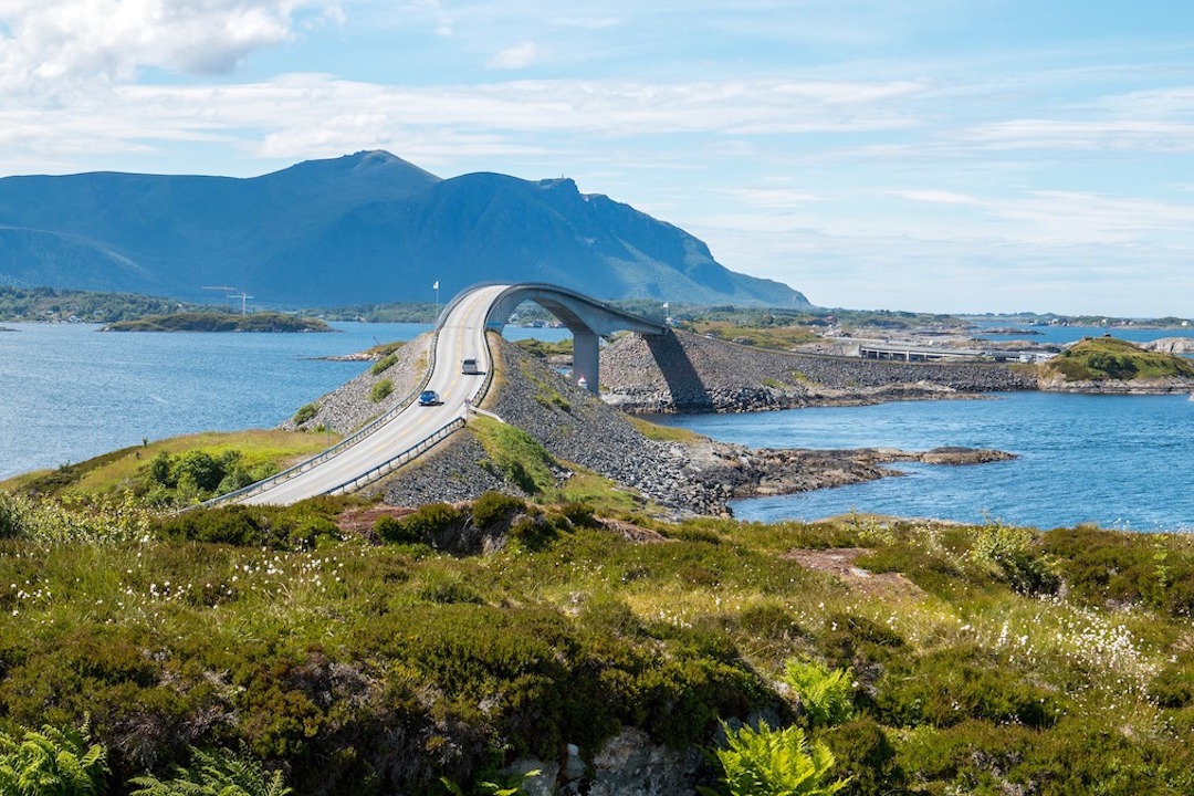 Atlantic_Ocean_Road_Norway_James_Bond_Cruise_Blondes